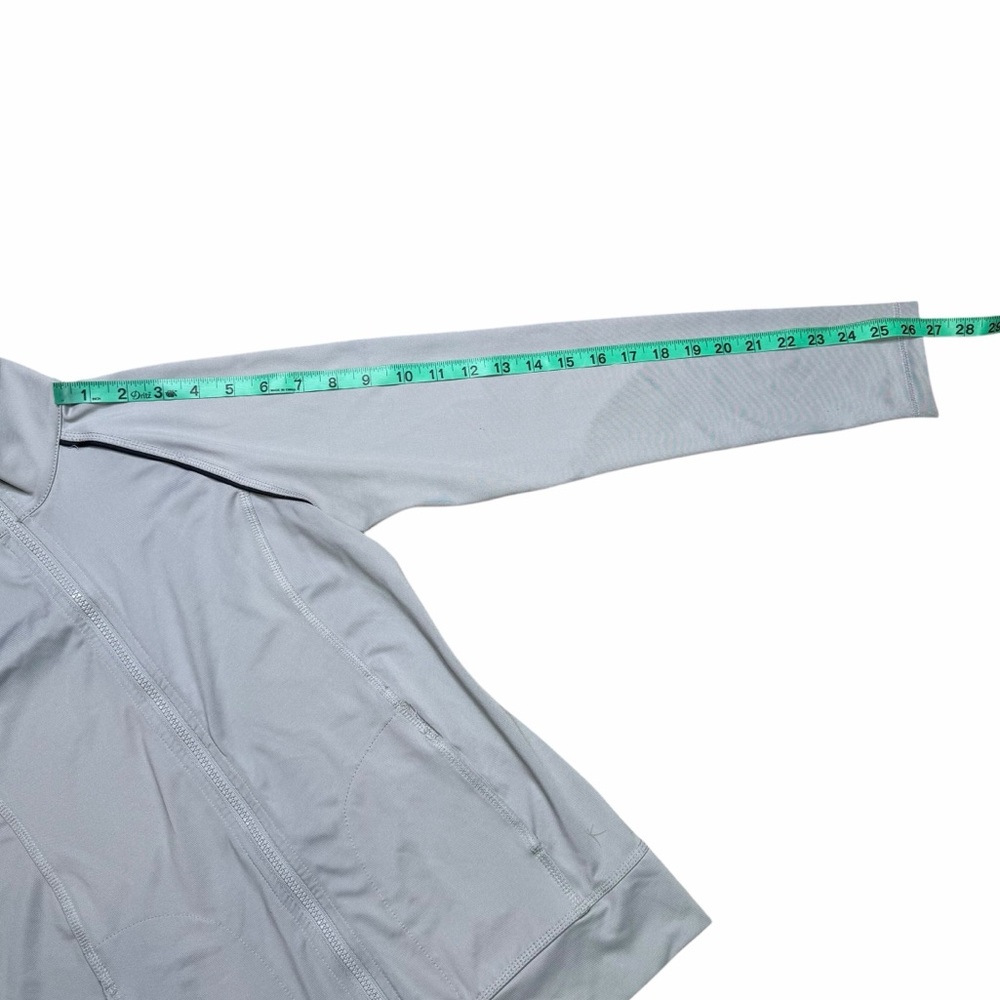 10/$25🦋 Danskin Now Light Gray Semi-Fitted Full Zip Jacket - Size XS - Picture 13 of 13